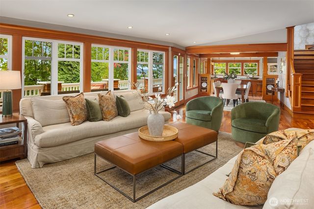 8105 SE 44th Street, Mercer Island, WA 98040