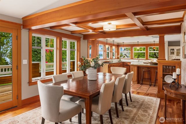 8105 SE 44th Street, Mercer Island, WA 98040