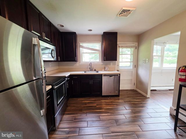 3207 MARKLE RD, Norristown, PA 19403