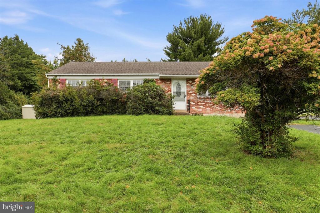 3207 MARKLE RD, NORRISTOWN, PA 19403 — exterior