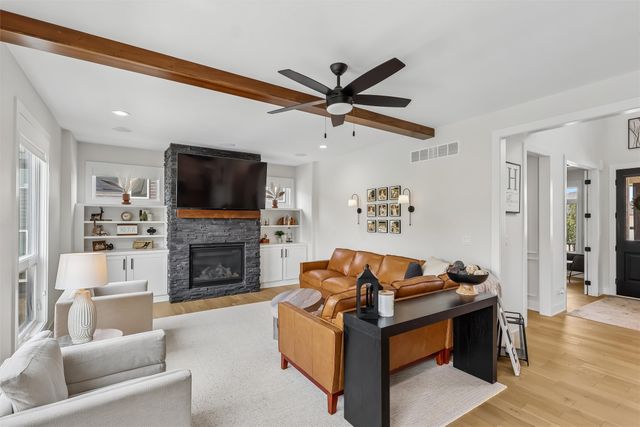 1025 Ford Lane, Waukee, IA 50263