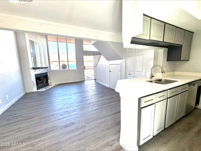 4240 N LONGVIEW Avenue 9, Phoenix, AZ 85014