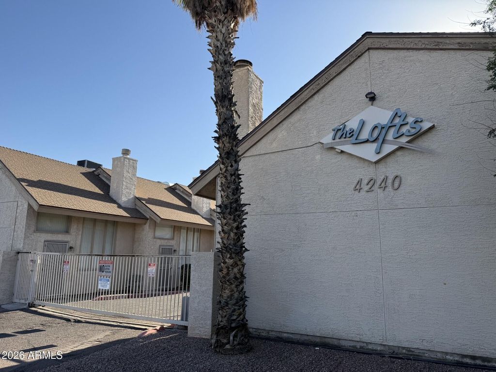 Image 11 of property listing at 4240 N LONGVIEW Avenue 9, Phoenix, AZ 85014