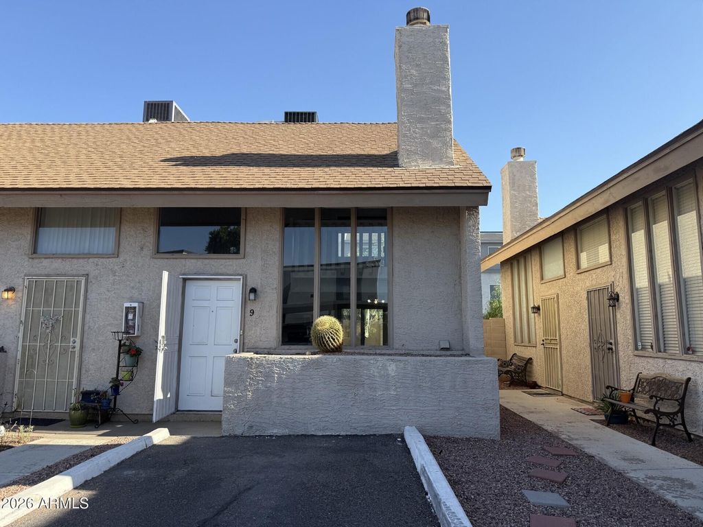 Image 2 of property listing at 4240 N LONGVIEW Avenue 9, Phoenix, AZ 85014