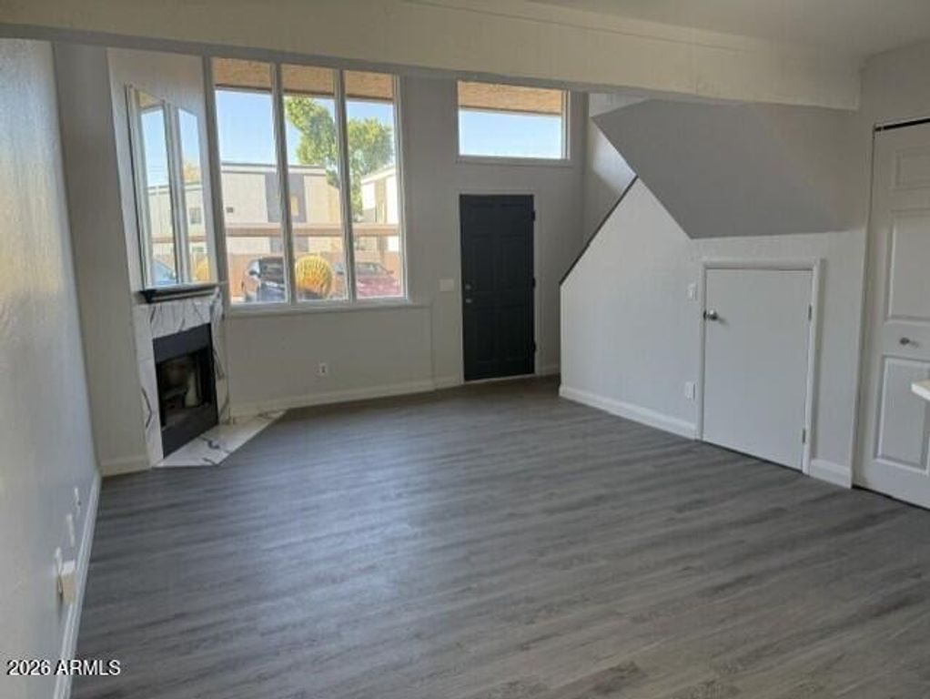 Image 4 of property listing at 4240 N LONGVIEW Avenue 9, Phoenix, AZ 85014