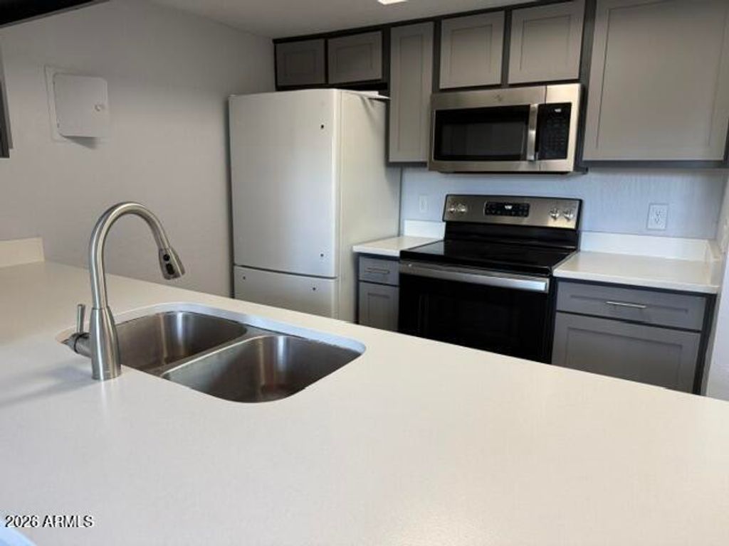 Image 7 of property listing at 4240 N LONGVIEW Avenue 9, Phoenix, AZ 85014