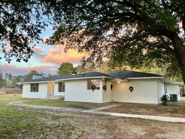 174 Victory Rd., Laurel, MS 39443