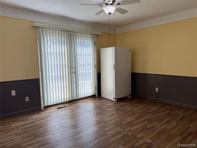 4702 Arden Avenue, Warren, MI 48092