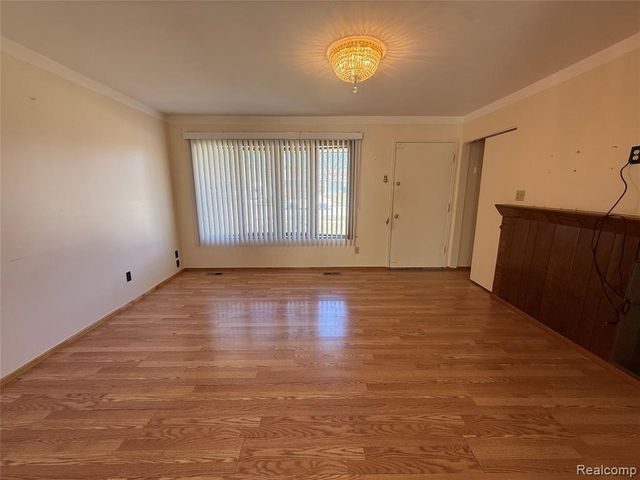 4702 Arden Avenue, Warren, MI 48092