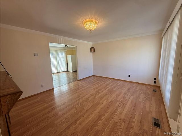 4702 Arden Avenue, Warren, MI 48092