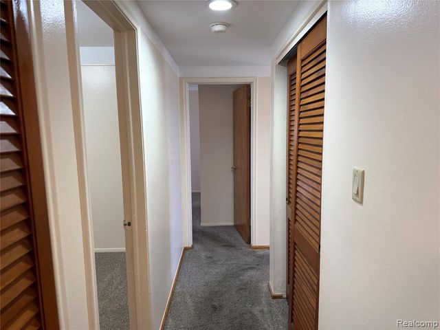 4702 Arden Avenue, Warren, MI 48092