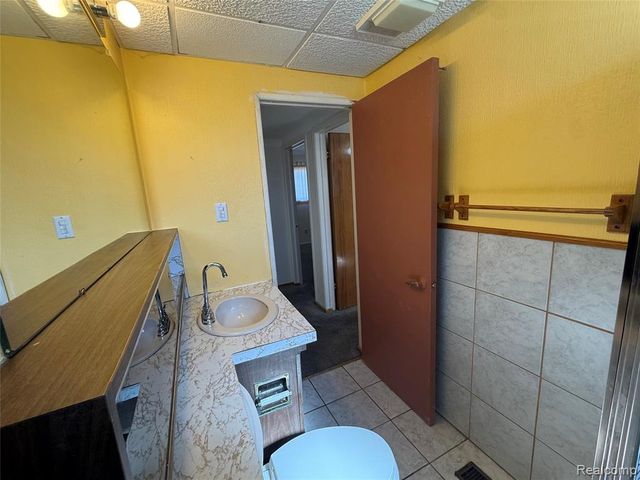 4702 Arden Avenue, Warren, MI 48092