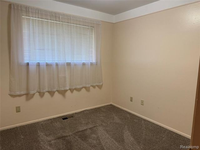 4702 Arden Avenue, Warren, MI 48092