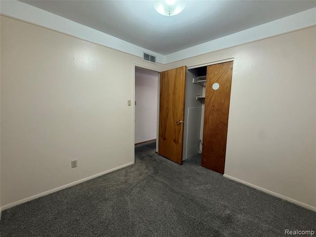 4702 Arden Avenue, Warren, MI 48092