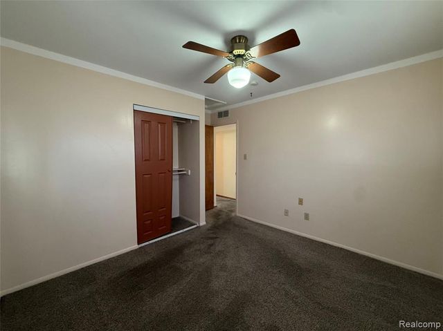 4702 Arden Avenue, Warren, MI 48092