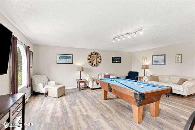 10101 Grover Circle, Anchorage, AK 99507