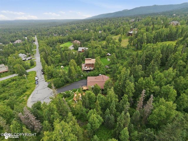 10101 Grover Circle, Anchorage, AK 99507