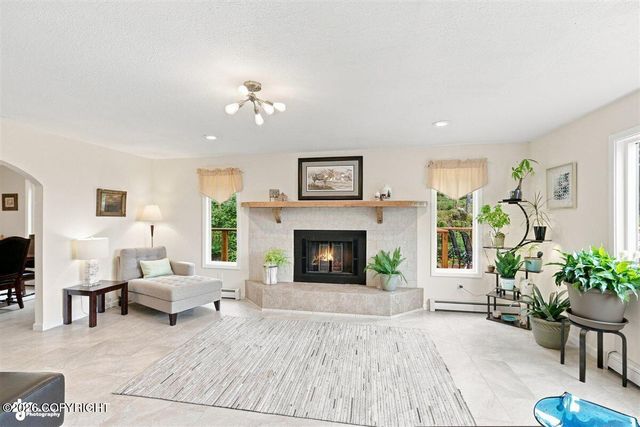 10101 Grover Circle, Anchorage, AK 99507