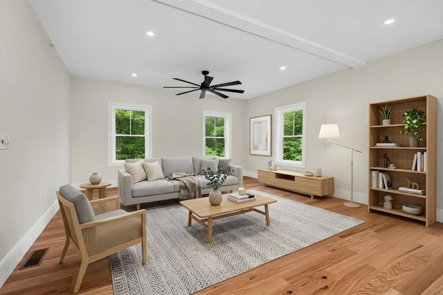 374 Brandy Brow Rd, Haverhill, MA 01830