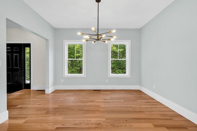 374 Brandy Brow Rd, Haverhill, MA 01830