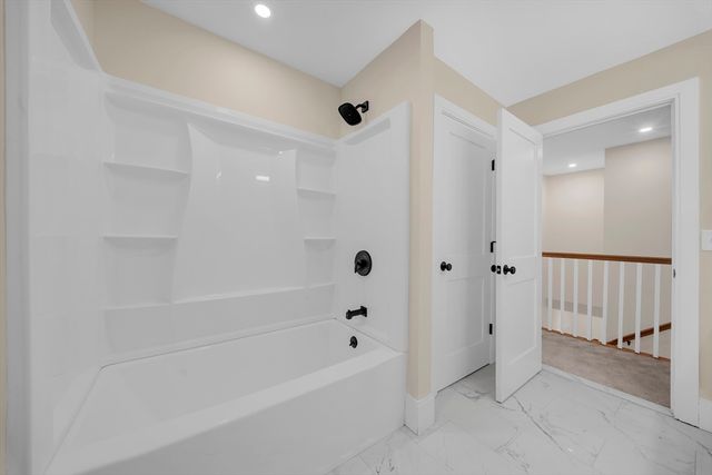 374 Brandy Brow Rd, Haverhill, MA 01830