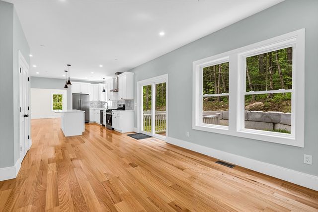 374 Brandy Brow Rd, Haverhill, MA 01830