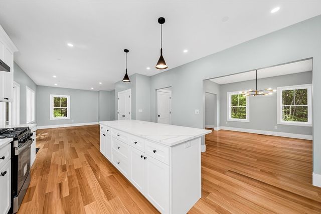 374 Brandy Brow Rd, Haverhill, MA 01830