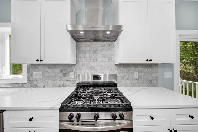 374 Brandy Brow Rd, Haverhill, MA 01830
