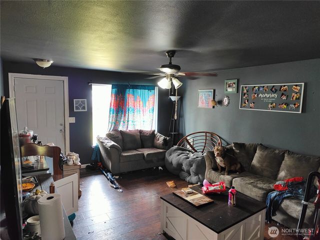 203 St. Helens Way, Winlock, WA 98596