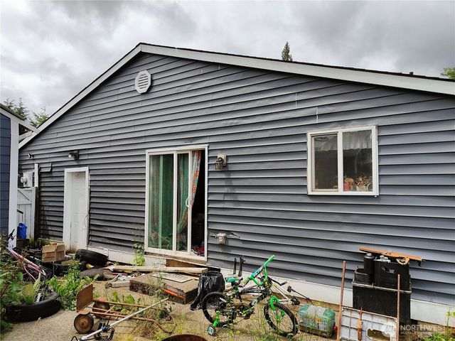 203 St. Helens Way, Winlock, WA 98596