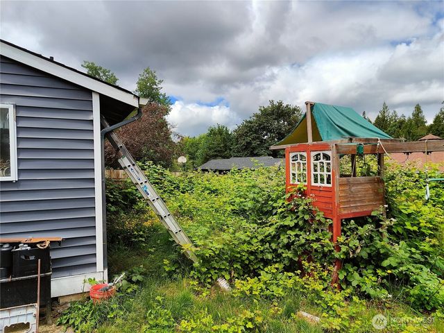 203 St. Helens Way, Winlock, WA 98596