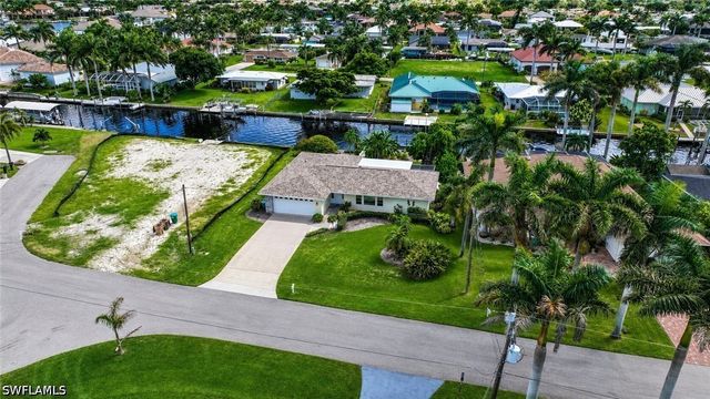 5219 Seminole CT S, Cape Coral, FL 33904