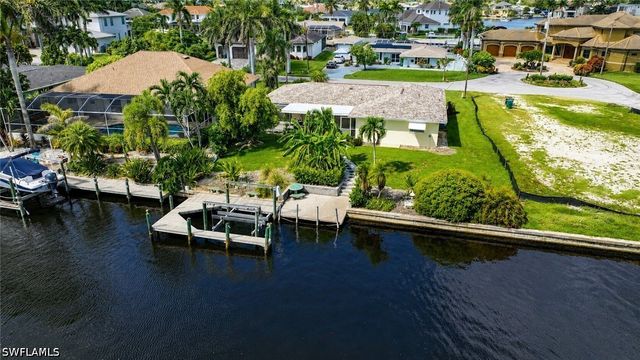5219 Seminole CT S, Cape Coral, FL 33904
