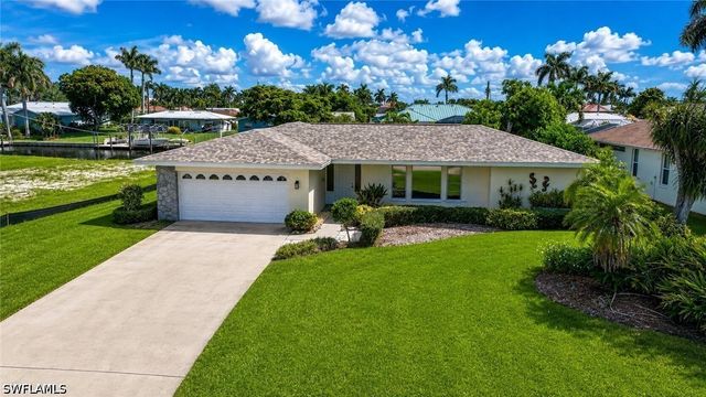 5219 Seminole CT S, Cape Coral, FL 33904