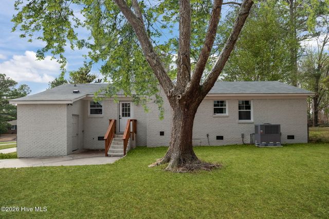 3206 Ellsworth Drive, Greenville, NC 27834