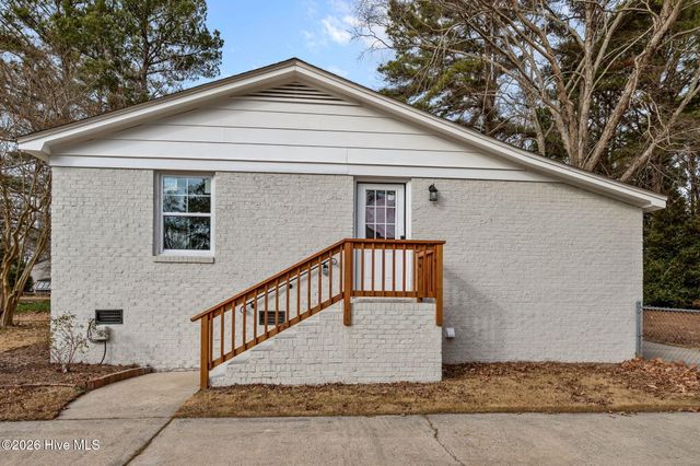 3206 Ellsworth Drive, Greenville, NC 27834