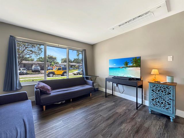 6751 Cody Street, Hollywood, FL 33024