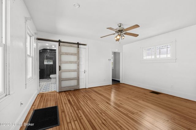 2105 Bradley Ave, Louisville, KY 40217