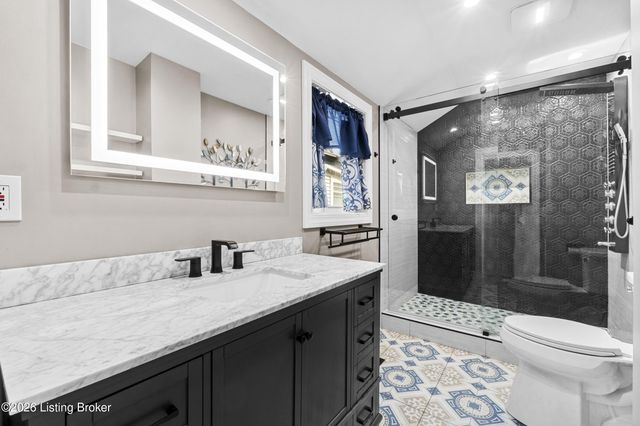 2105 Bradley Ave, Louisville, KY 40217