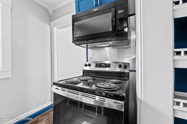 2105 Bradley Ave, Louisville, KY 40217