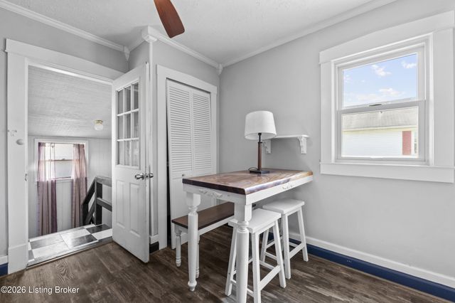 2105 Bradley Ave, Louisville, KY 40217