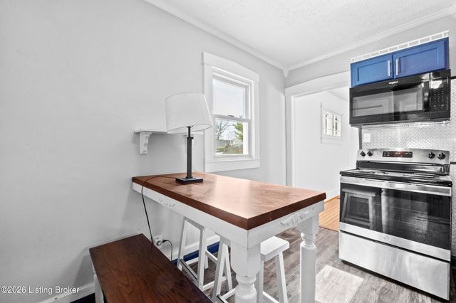 2105 Bradley Ave, Louisville, KY 40217