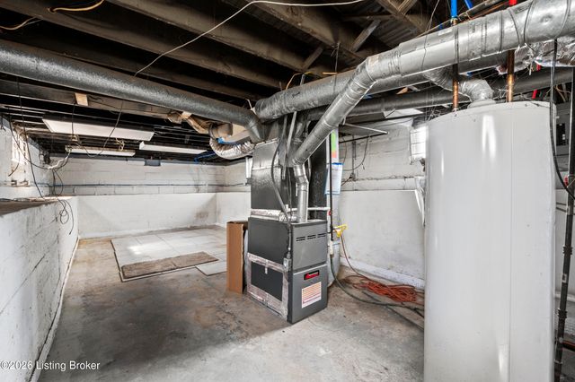 2105 Bradley Ave, Louisville, KY 40217