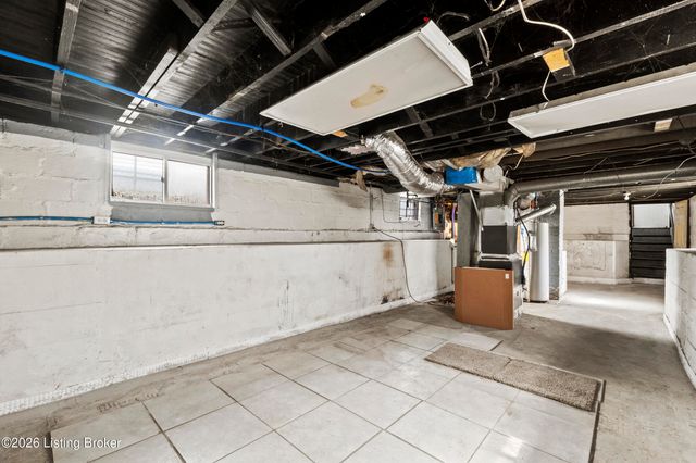 2105 Bradley Ave, Louisville, KY 40217