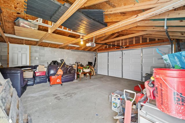 2105 Bradley Ave, Louisville, KY 40217