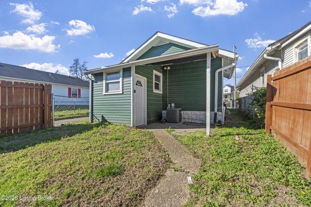 2105 Bradley Ave, Louisville, KY 40217