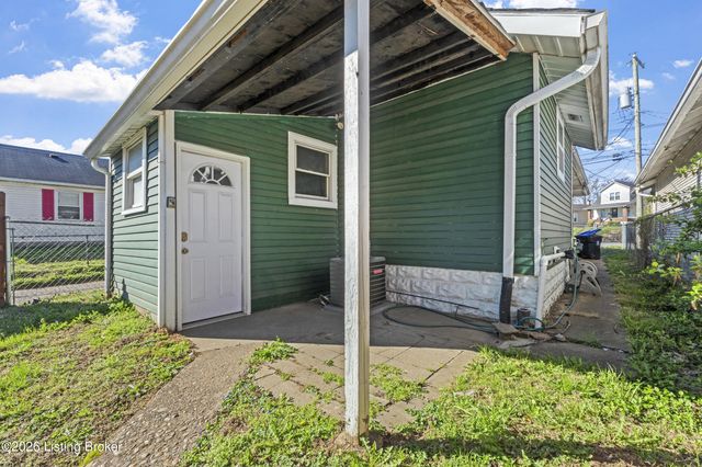 2105 Bradley Ave, Louisville, KY 40217