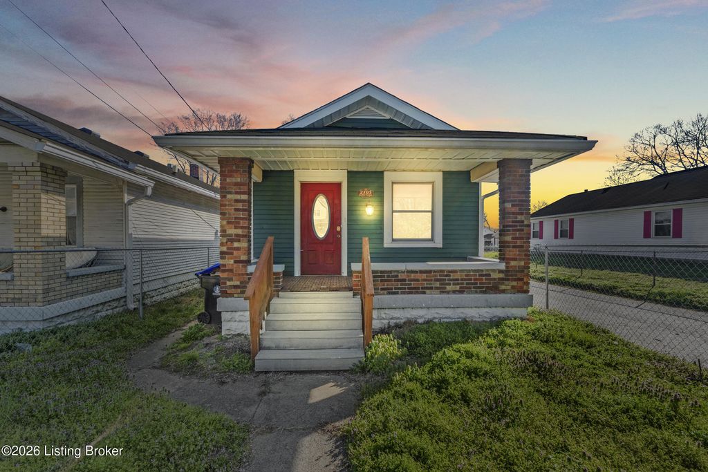 2105 Bradley Ave, Louisville, KY 40217