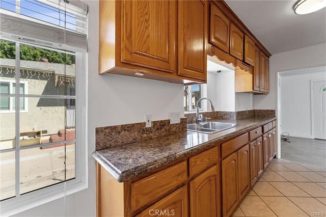 10031 San Antonio, South Gate, CA 90280