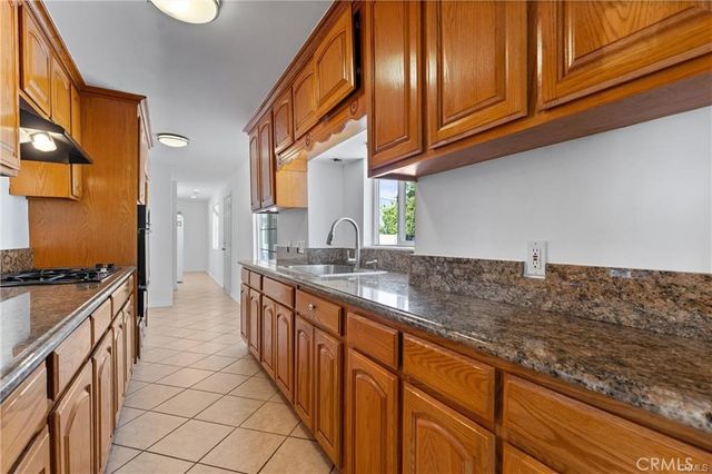 10031 San Antonio, South Gate, CA 90280